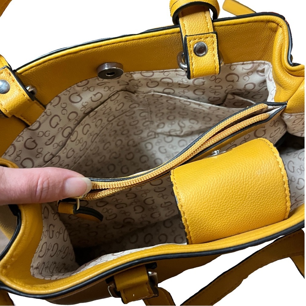 Guess Yellow Leather Crossbody Handbag Women's Fashion Accessory - Picture 9 of 10